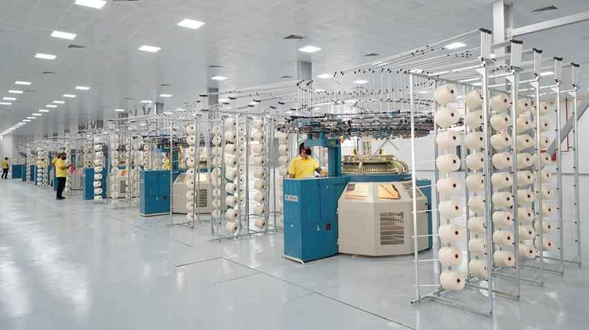 Circular knitting machines producing cotton jersey fabric